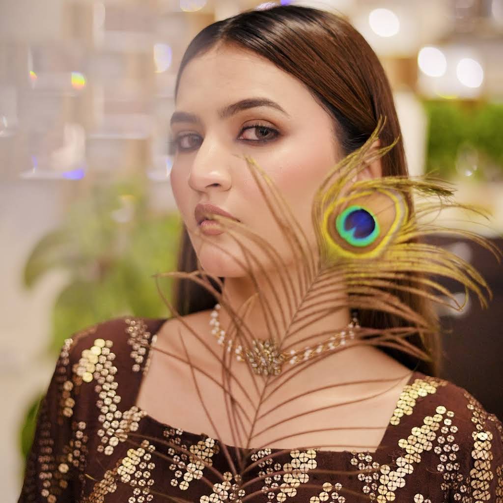 Hira Faisal YouTube: Fashion, Lifestyle & Beauty Influencer