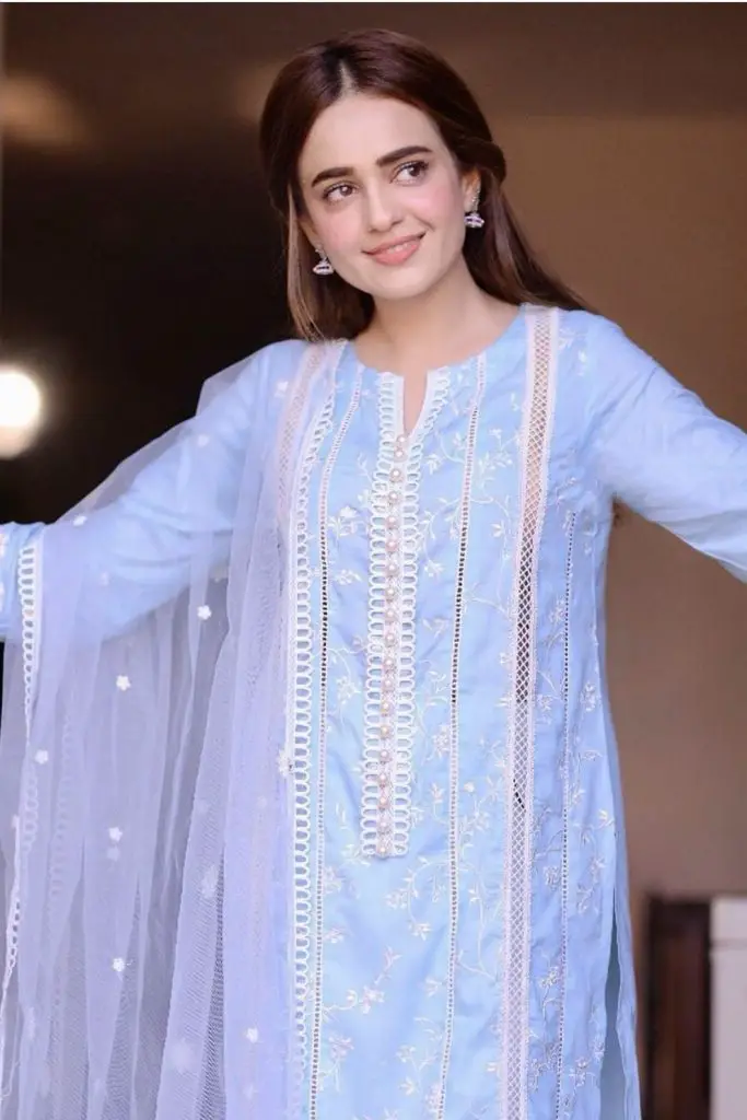 Momina Iqbal Biography